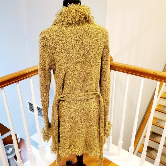 Sweater - Picture 3 of 3